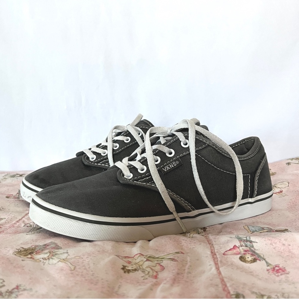 Vans Low Top Sneakers